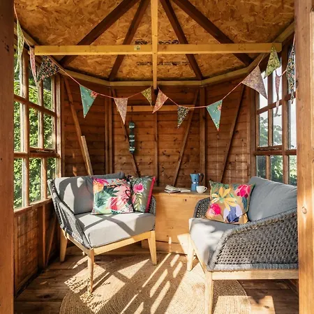 Yew Tree: Historic Georgian Farmhouse, *