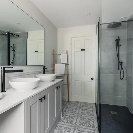 Yew Tree: Historic Georgian Farmhouse, *