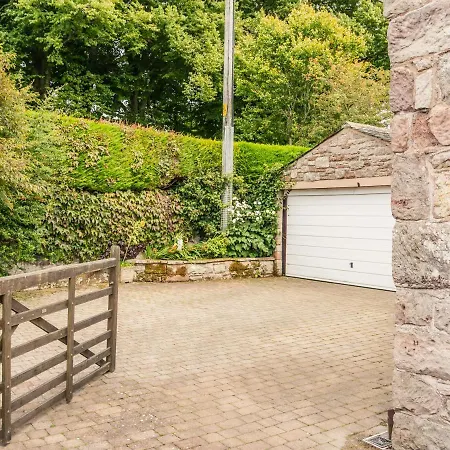 Yew Tree: Historic Georgian Farmhouse, 度假居