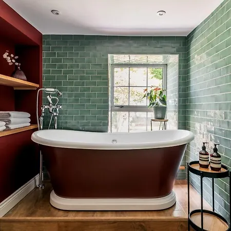 Yew Tree: Historic Georgian Farmhouse, *